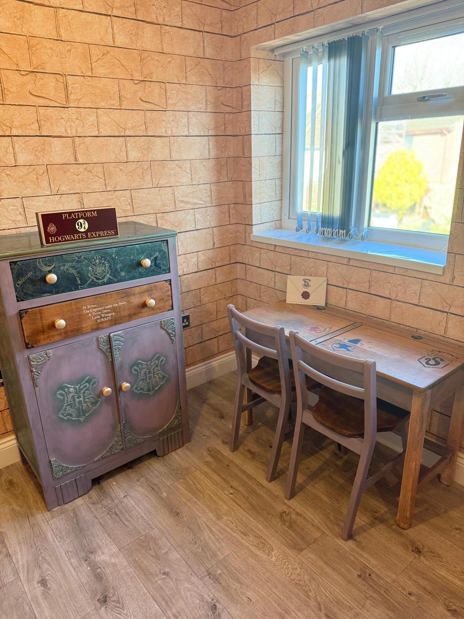 Potters Hideout- 2 Bedroom 2 Bathroom Apartment Watford  Bagian luar foto