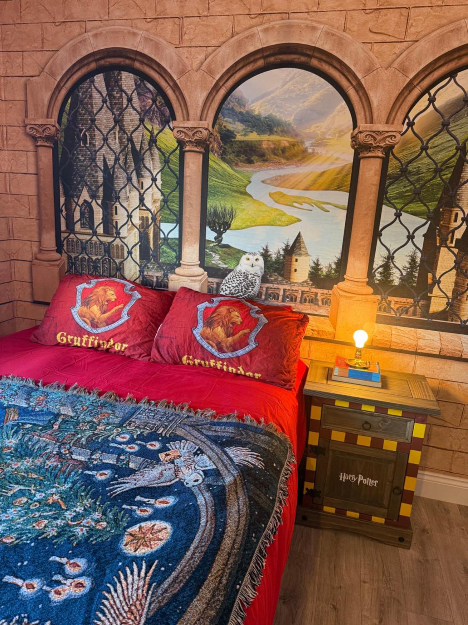 Potters Hideout- 2 Bedroom 2 Bathroom Apartment Watford  Bagian luar foto